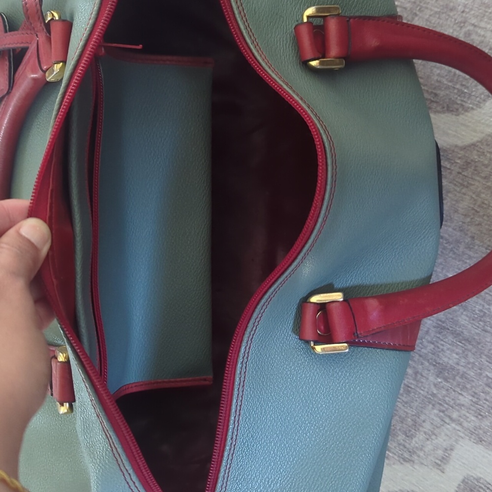 Valentino Garavani Style Green and Red Duffel Bag - Picture 17 of 17